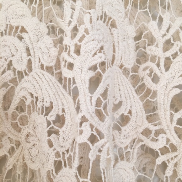 Oxford Circus Lace Top - Picture 4 of 5